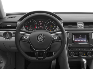 2018 Volkswagen Passat 2.0T R-Line